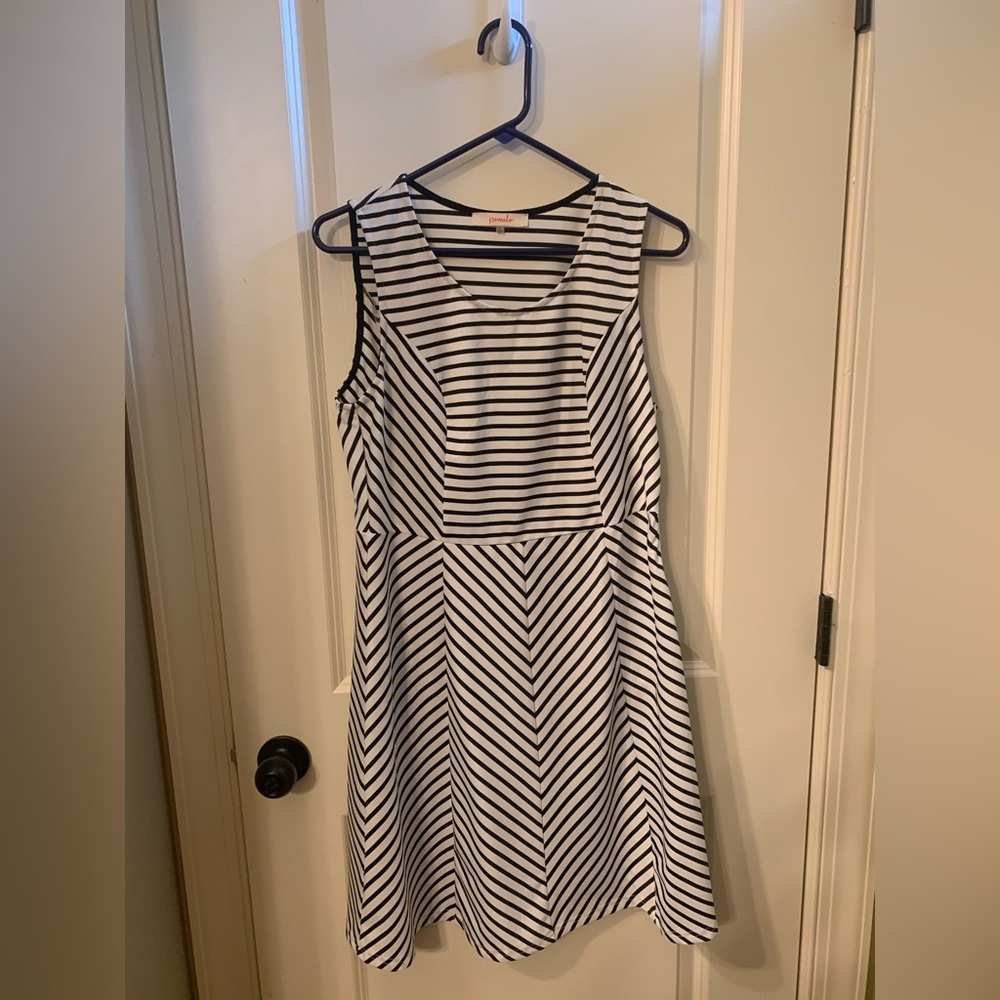 Women’s Sleeveless Dress